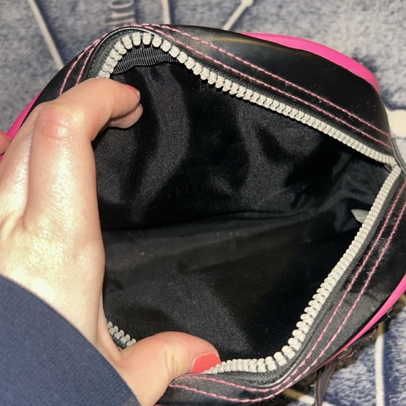 RARE VON DUTCH PINK & BLACK MINI BOWLING BAG - Picture 4 of 9